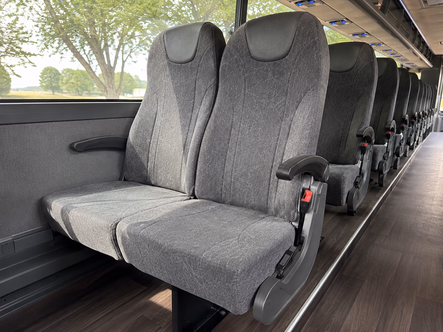 den airport shuttles for out of town wedding guests
